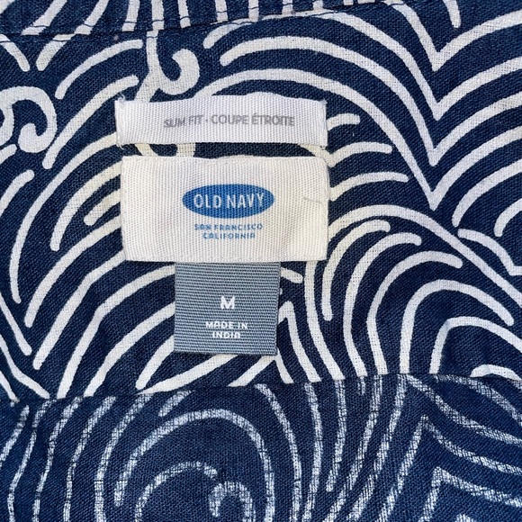 Old Navy Men’s Button Up Shirt - Picture 6 of 6